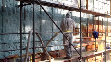 Se stříkanou izolací zateplíte celý dům za jediný den