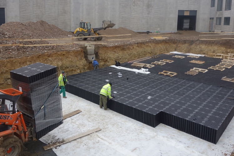 Instalace vsakovacích systémů RONN X-Box na geotextilii