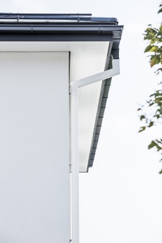 Nový hranatý okapový svod PREFA