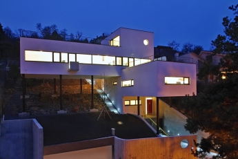 Obr. 3: Rodinný dům, návrh Vladimír Hipper