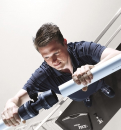 Pohodlná instalace i v těžko přístupných prostorech a při práci nad hlavou