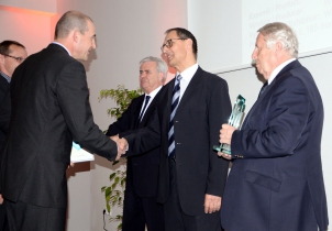 Společnost Wienerberger cihlářský průmysl byla na letošním veletrhu IBF v Brně oceněna zlatou medailí za broušenou soklovou cihlu Porotherm 38 TS Profi