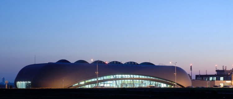 Letiště Brno-Tuřany, prosklené fasády, světlíky, okna, dveře