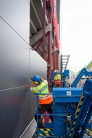 Fotbalový stadion opláští 3300 m² sendvičových panelů od Lindabu