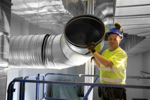 Pro celou arénu bude použit kompletní kruhový vzduchotechnický systém Lindab Safe