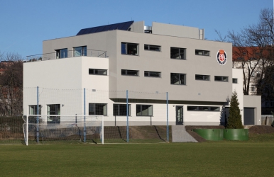 Sportoviště TJ Praga Praha ve Vysočanech mají nové zázemí 