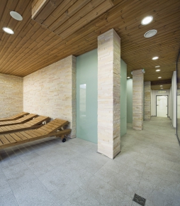 Mozaiky RAKO v prostorách třineckého bazénu