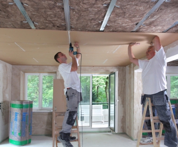 Opláštěním stěn a stropů deskami Knauf Silentboard dosáhneme vysokého akustického komfortu