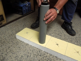 Zkoušení základní vrstvy s PP vlákny rázem (2J)