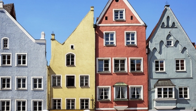 Obr. 5: Ukázka rekonstrukce fasád městských domů ze 16.–19. stol. s použitím omítky Fixit 222