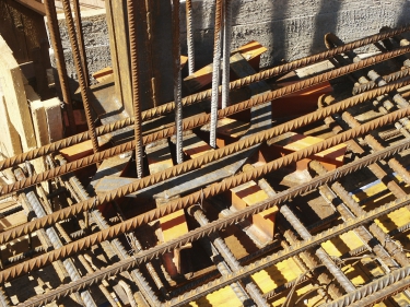 Obr. 7: Ocelová hlavice – detail před betonáží