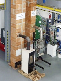 Komín HELUZ Izostat Duo s připojeným spotřebičem