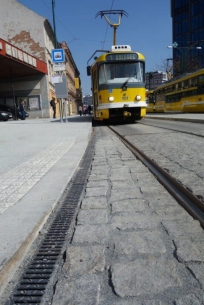 Obr. 1: Žlab MEARIN z vysocepevnostního SMC materiálu pro městské komunikace