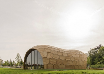 Obr. 18–20: Dokončený pavilon