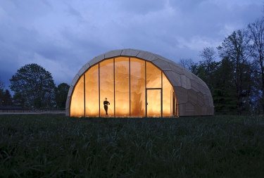 Obr. 18–20: Dokončený pavilon