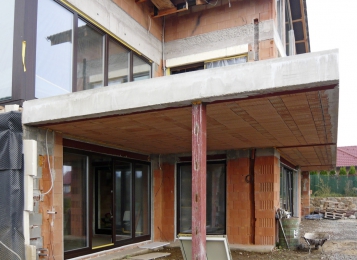 Obr. 9: Terasy uložené do ocelových průvlaků