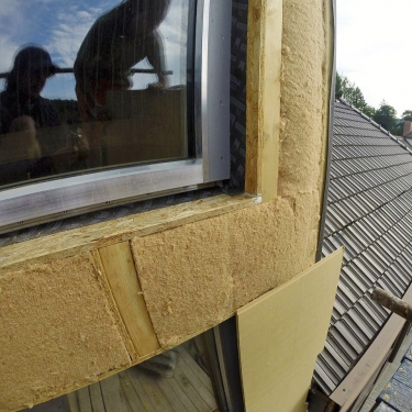 Obr. 14: Detail rohu průčelí, dřevovláknitá izolace