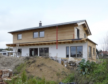 Obr. 16–18: Dokončený dům