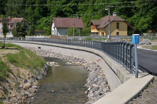 Obr. 11: Obnova silnic po povodních 2010: III/03513 a III/03515, Heřmanice