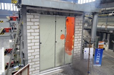 Obr. 14–17: Průběh zkoušky v rámci Experimentu 4.5