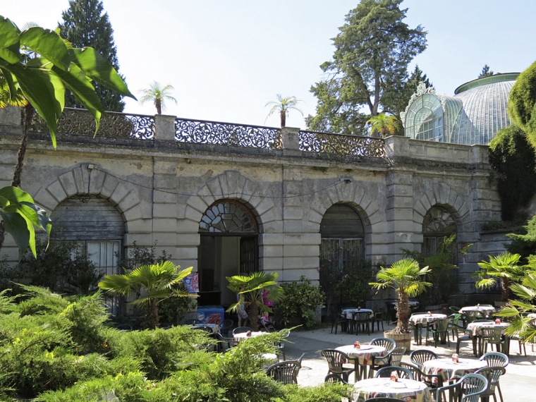 Obr. 1: Pohled na katakomby a navazující Palmový skleník