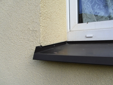 Obr. 16–19: Ukázky správně zpracovaného napojení parapetů