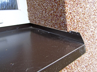 Obr. 16–19: Ukázky správně zpracovaného napojení parapetů