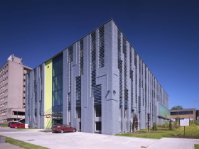 Nejvýkonnější superpočítačové centrum v ČR má fasádu z titanzinku Rheinzink