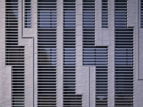 Nejvýkonnější superpočítačové centrum v ČR má fasádu z titanzinku Rheinzink