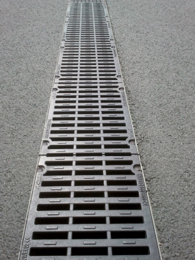 Nové liniové odvodňovací žlaby Kenadrain 