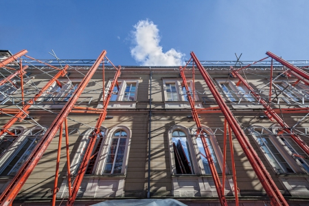 Přírodovědné muzeum v Karlsruhe; stará fasáda chráněná konstrukcí z dílů PERI VARIOKIT