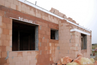 Obr. 5: Zdivo zvlhlé na stavbě