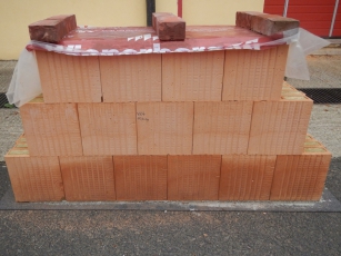 Obr. 4: Zkouška nasákavosti, cihly v exteriéru