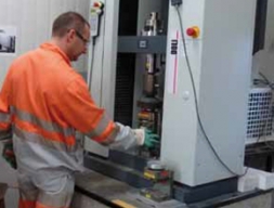 Testy karbonatace betonu prováděné ve výzkumné laboratoři Weber a souběžně ve státní laboratoři LERM (Státní výzkumná laboratoř stavebních materiálů)