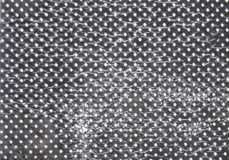 Obr. 6: Destrukce difuzní fólie UV zářením