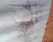 Obr. 7: Destrukce difuzní fólie UV zářením 