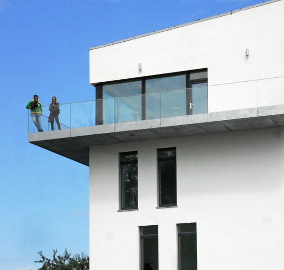 Obr. 17: Balkón ve 4. NP