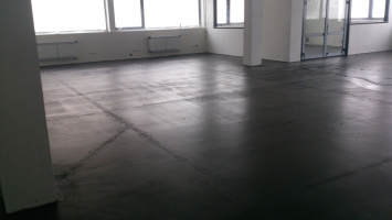 Elektrostaticky vodivé podlahové krytiny se systémovým řešením Thomsit