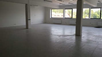 Elektrostaticky vodivé podlahové krytiny se systémovým řešením Thomsit