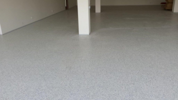 Elektrostaticky vodivé podlahové krytiny se systémovým řešením Thomsit