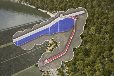 Řez hrází - červeně je vyznačeno nově provedené podzemní dílo, tj. štola od portálu po šachtu, svislá drenážní šachta nahoře zakončená kavernou a přístupová štola. Modře je vyznačen rozsah dotěsnění injekční clony.