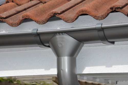 Vylepšený okapový kotlík OMV