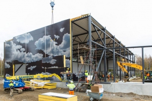 Ruukki Forma s motivem mraků při montáži