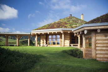 Roubené domy – realizace: Školicí středisko Akademie Libchavy, Koala Log Homes, s. r. o.