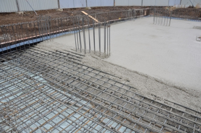 Příprava podkladu, těsnicích plechů a ukládka betonu PERMACRETE