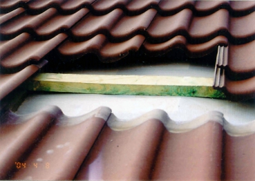 Obr. 2: Nežádoucí vyboulení fólie