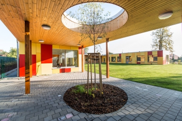 KMB Sendwix byl použit pro mateřskou školu v Nové Bělé