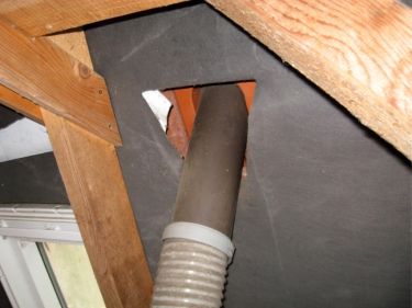 Obr. 25: Správné provedení svislého prostupu