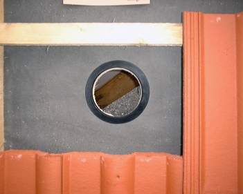 Obr. 26: Systémové řešení kolmého prostupu