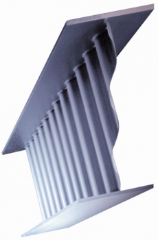 Ocelový SIN nosník spojuje výhody válcované oceli a příhradové konstrukce. Vlnitá profilace stojiny dovoluje jeho menší celkovou výšku a zároveň zachování vysoké únosnosti.